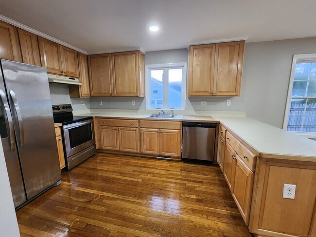 Foto del edificio - 106 Pond St