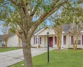 Building Photo - 7883 Park Gate Dr
