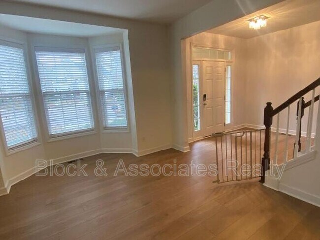 Foto del edificio - 2916 Chatelaine Pl