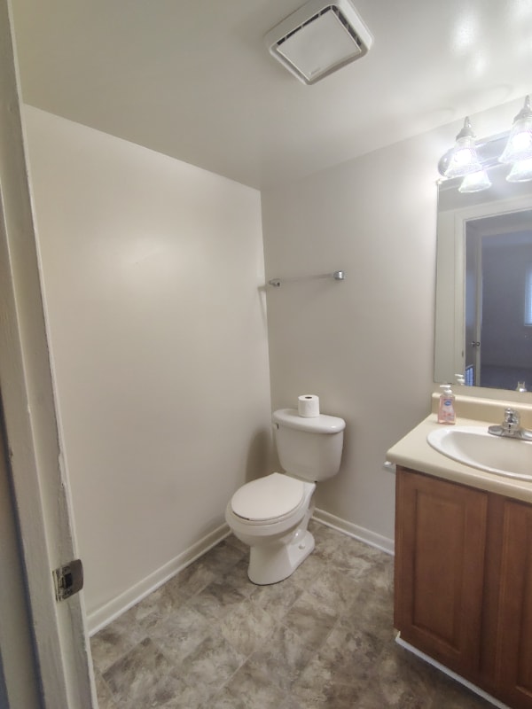 Building Photo - 600 Reusens Rd