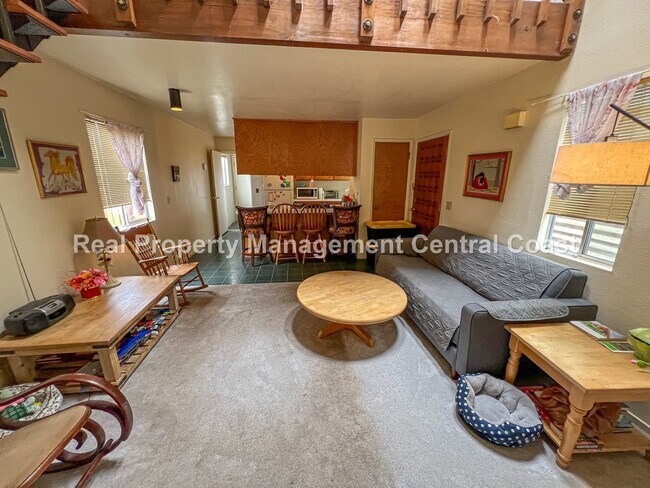 Foto del edificio - AVAILABLE AUGUST - Charming Cottage in Los...