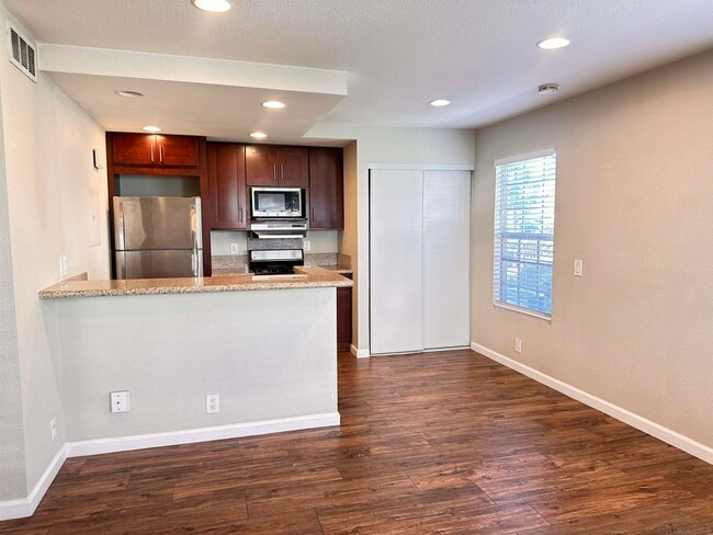 Foto del edificio - 774 Eastshore Terrace