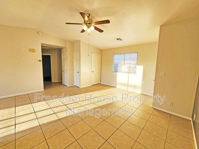 Foto del edificio - 1381 Ogallala St