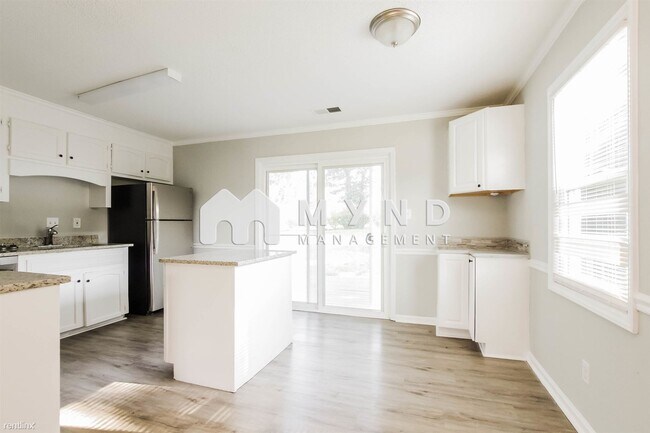 Building Photo - 3 br, 1.5 bath House - 2318 Firmin Ct