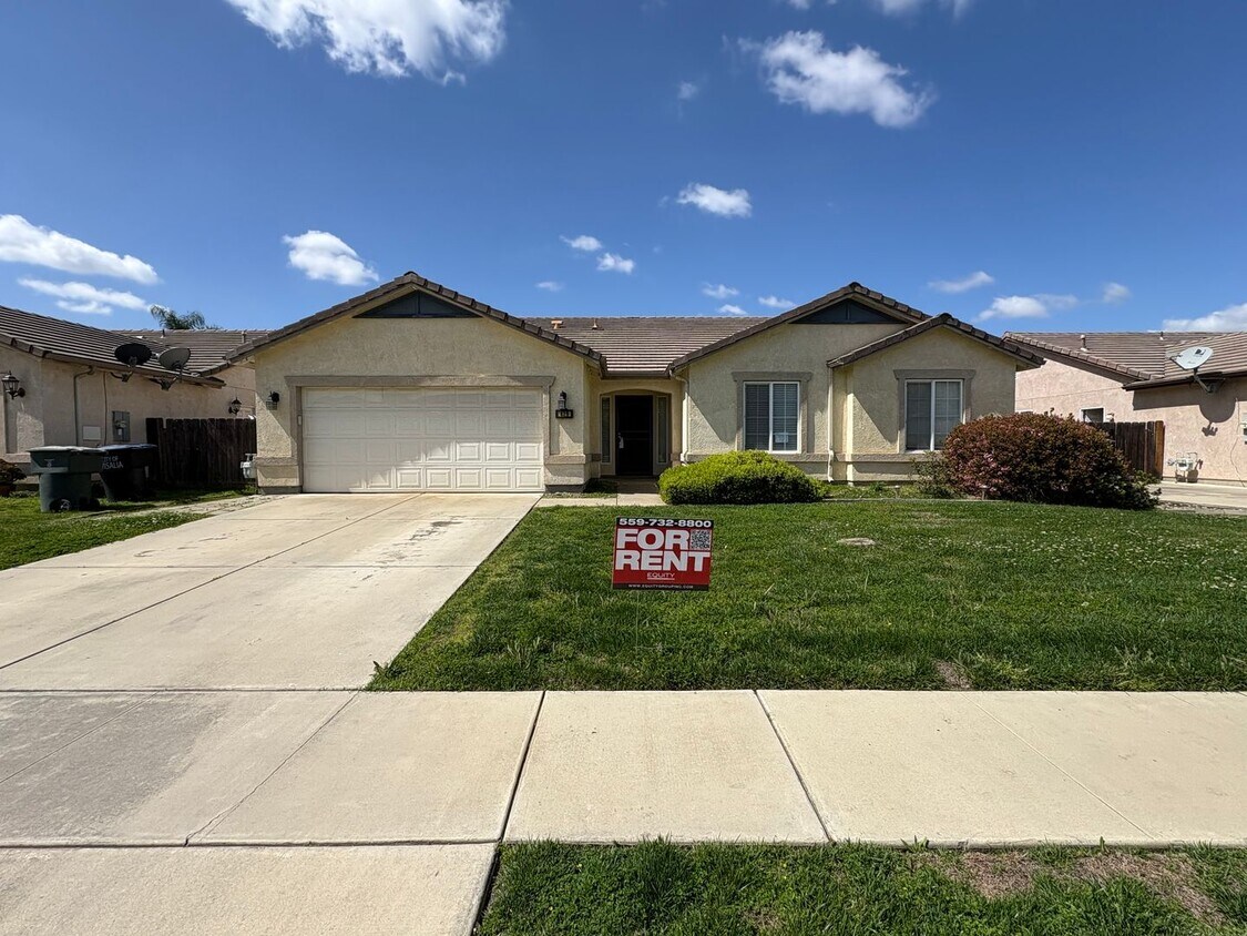 Primary Photo - NE Visalia Home Available Now!