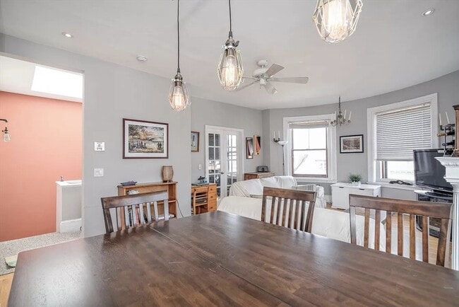 Foto del edificio - 583 Massachusetts Ave