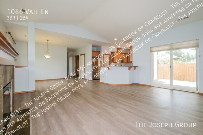 Foto del edificio - 1066 Vail Ln