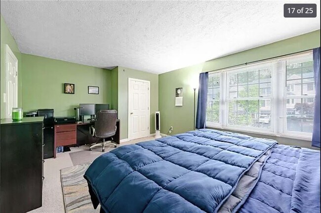 Foto del edificio - 236 Fieldbrook Dr