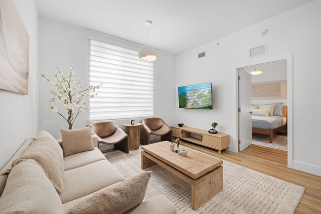 Building Photo - 41 NW 16th Ave