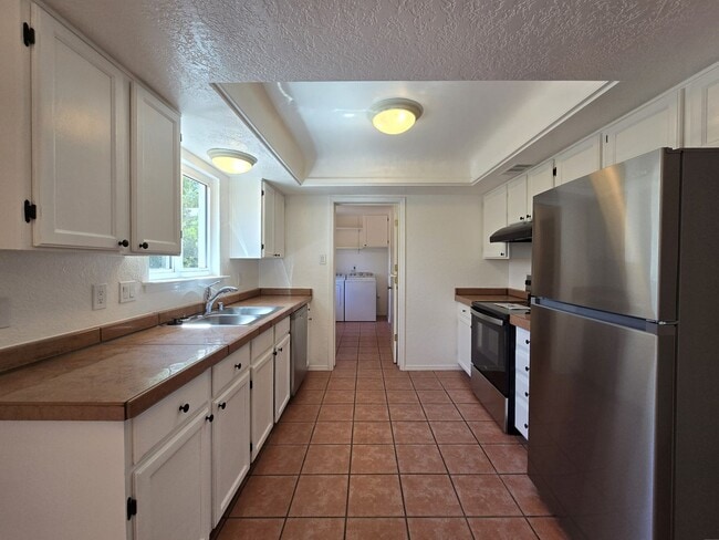 Building Photo - 2582 Camino San Patricio