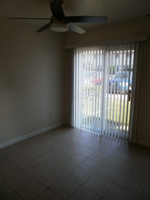 Building Photo - 3406 Kenbrooke Ct