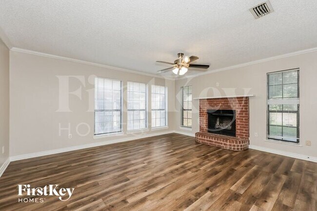 Foto del edificio - 1523 Stratford Dr