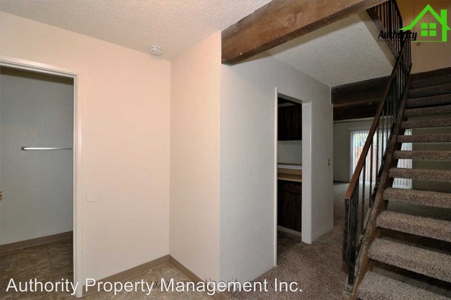Building Photo - 1060 East St