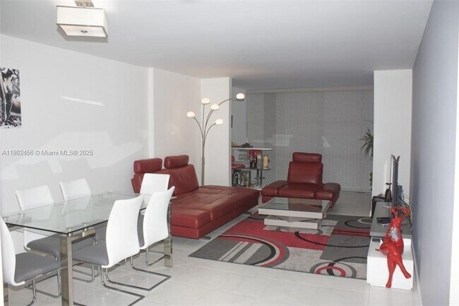 Foto del edificio - 1000 Parkview Dr