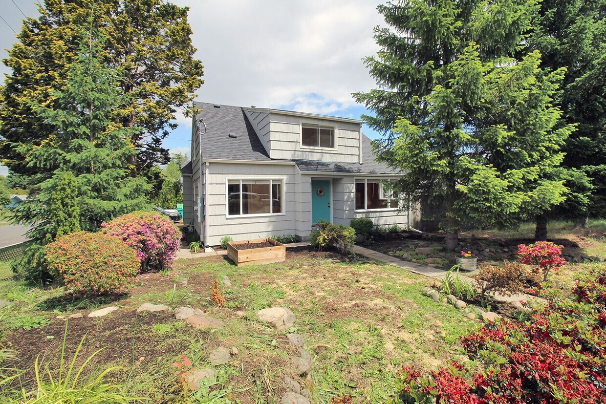 Foto principal - 6805 NE Prescott St
