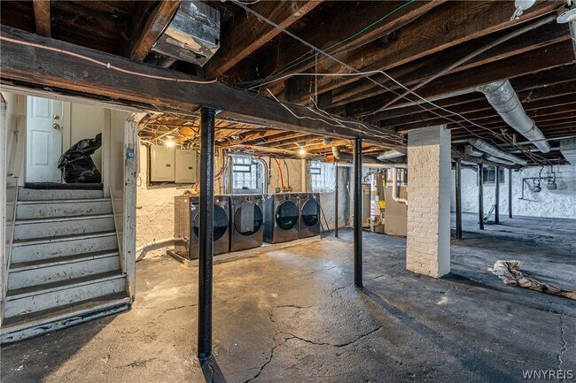 Foto del edificio - 212 Lockwood Ave