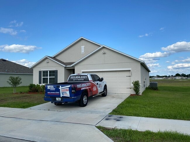 Building Photo - 3097 NE 43rd Rd