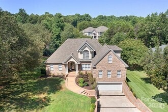 Building Photo - 126 Emerald Dr