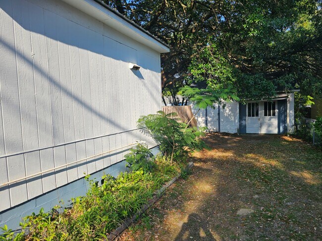 Building Photo - 507 Seymour St