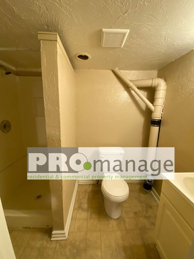 Building Photo - 520 H St