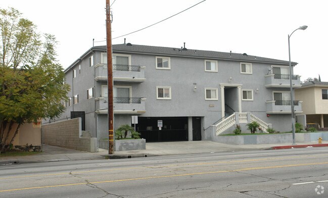 Building Photo - 13823 Sherman Way