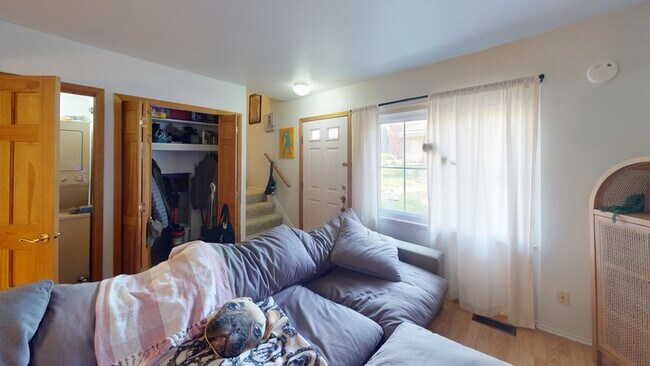 Foto del edificio - 543 Longshore Dr