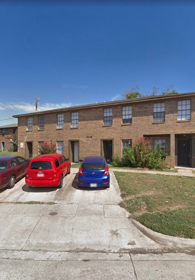 Front of Building - 8110 Foxfire Ln