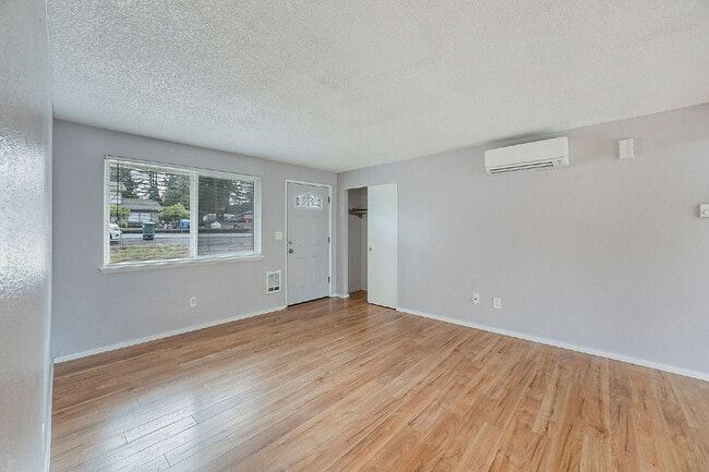 Building Photo - 9513 152nd St E