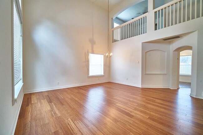 Building Photo - 10007 Encino Cove Ct