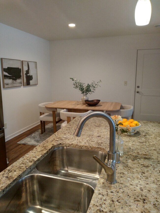 Foto del edificio - 2741 Hidden Dr