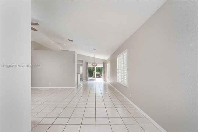 Building Photo - 1524 Canary Island Dr