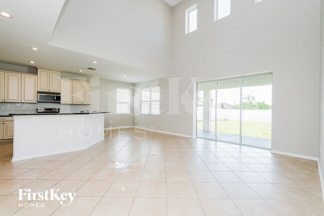 Foto del edificio - 8308 Round Leaf Ln