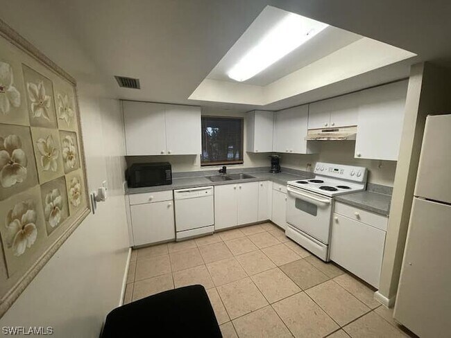 Foto del edificio - 4926 Vincennes St