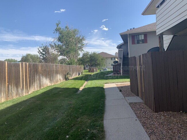 Foto del edificio - 4427 Hunting Meadows Cir