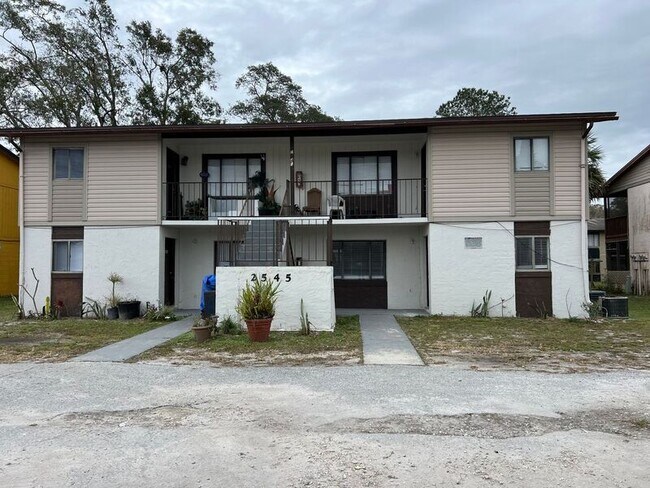 Foto del edificio - 2545 Myrtle Ave