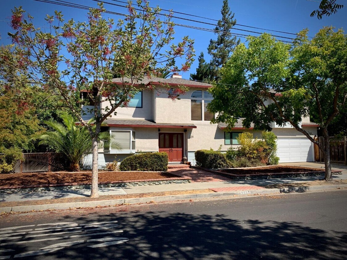 2211 High St, Palo Alto, CA 94301 House for Rent in Palo Alto, CA