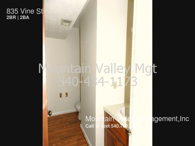 Building Photo - 835 Vine St