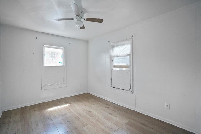 Building Photo - 3003 Amboy St
