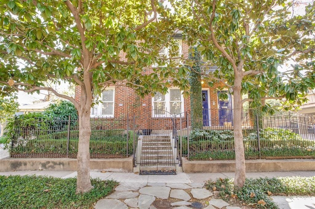 3616 Hawthorne Ave, Dallas, TX 75219 Townhome Rentals in Dallas TX