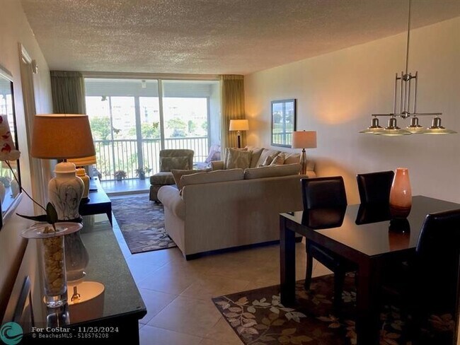Foto del edificio - 2901 S Palm Aire Dr