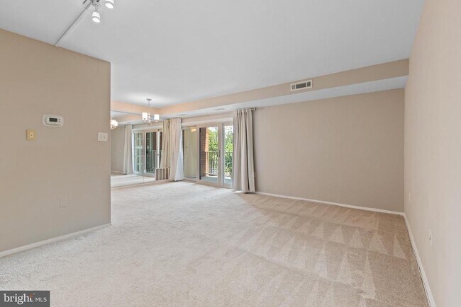 Foto del edificio - 5250 Valley Forge Dr