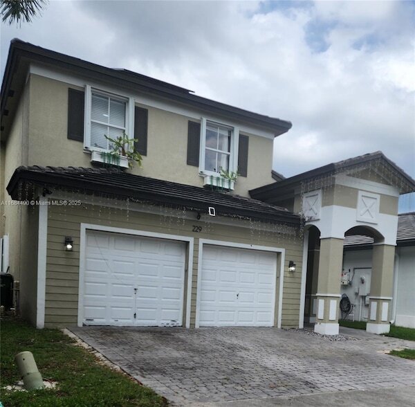 Foto del edificio - 229 NE 36th Terrace