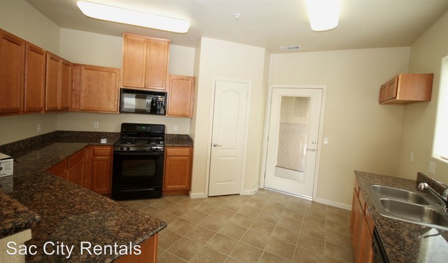 Building Photo - 5562 Tares Cir
