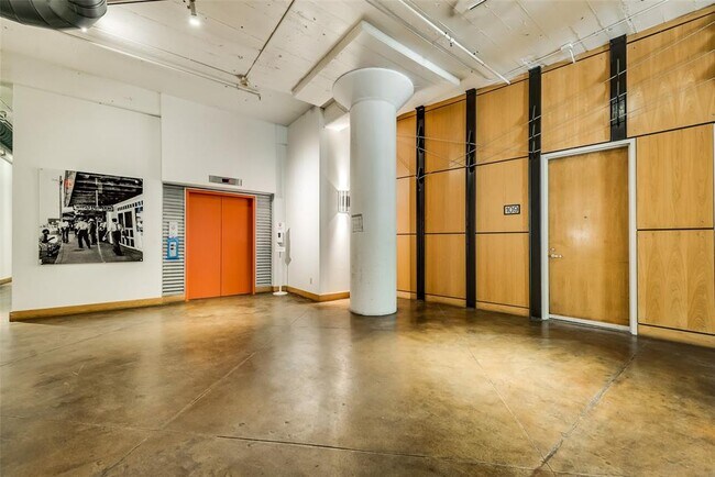 Foto del edificio - 2220 Canton St
