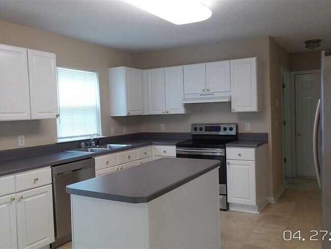 Foto del edificio - 5604 Cardinal Grove Blvd, Raleigh, NC 27616