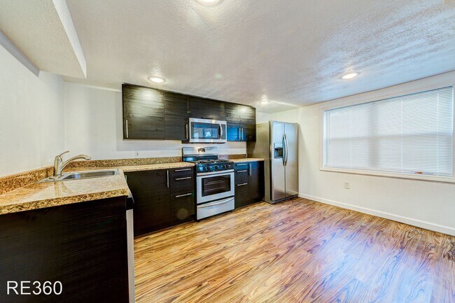 Building Photo - 4 br, 1.5 bath House - 29 Emerald St. Alle...