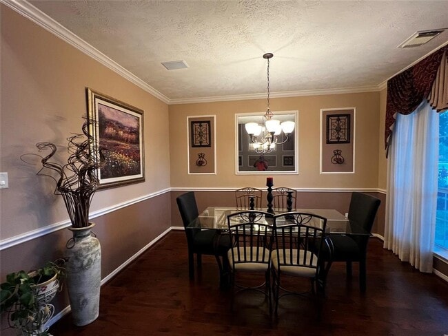Building Photo - 2714 Lake Villa Dr