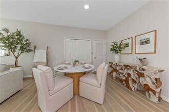 Interior Photo - Everest Largo Apartments