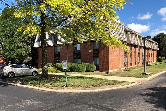 Foto del edificio - 1350 Fleetwood Dr