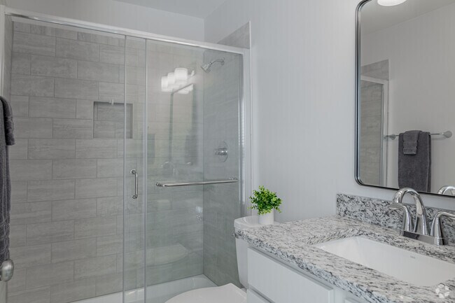 2 habitaciones, 2 baños - 1068 pies cuadrados - Baño principal - Wildwoods of Lake Johnson